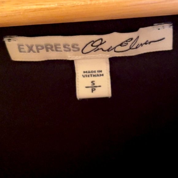 Women's Layered Black T-Shirt || Express - Picture 3 of 3